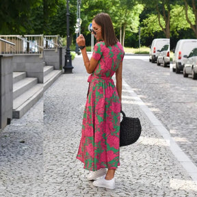 Vestido Midi Giulia você encontra na Sua Boutique por apenas  ! Com Frete Grátis para todo Brasil, podendo parcelar em até 10X Sem Juros! Alé,m disso ganhe 10% OFF no PIX! 