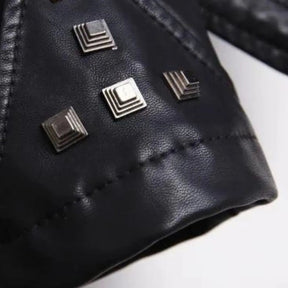Jaqueta Detalhes em Metal Couro Ecológico - Sua Boutique