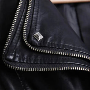 Jaqueta Detalhes em Metal Couro Ecológico - Sua Boutique