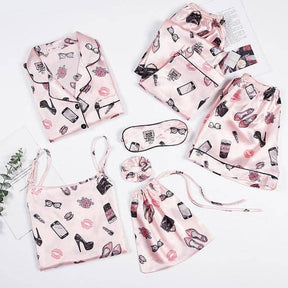 Kit Pijama Show 7 peças você encontra na Sua Boutique por apenas  ! Com Frete Grátis para todo Brasil, podendo parcelar em até 10X Sem Juros! Alé,m disso ganhe 10% OFF no PIX! 