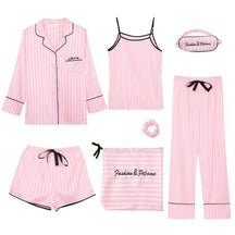 Kit Pijama Show 7 peças você encontra na Sua Boutique por apenas  ! Com Frete Grátis para todo Brasil, podendo parcelar em até 10X Sem Juros! Alé,m disso ganhe 10% OFF no PIX! 