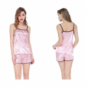 Kit Pijama Show 7 peças você encontra na Sua Boutique por apenas  ! Com Frete Grátis para todo Brasil, podendo parcelar em até 10X Sem Juros! Alé,m disso ganhe 10% OFF no PIX! 