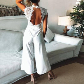Macacão Babado com Renda você encontra na Sua Boutique por apenas  ! Com Frete Grátis para todo Brasil, podendo parcelar em até 10X Sem Juros! Alé,m disso ganhe 10% OFF no PIX! 