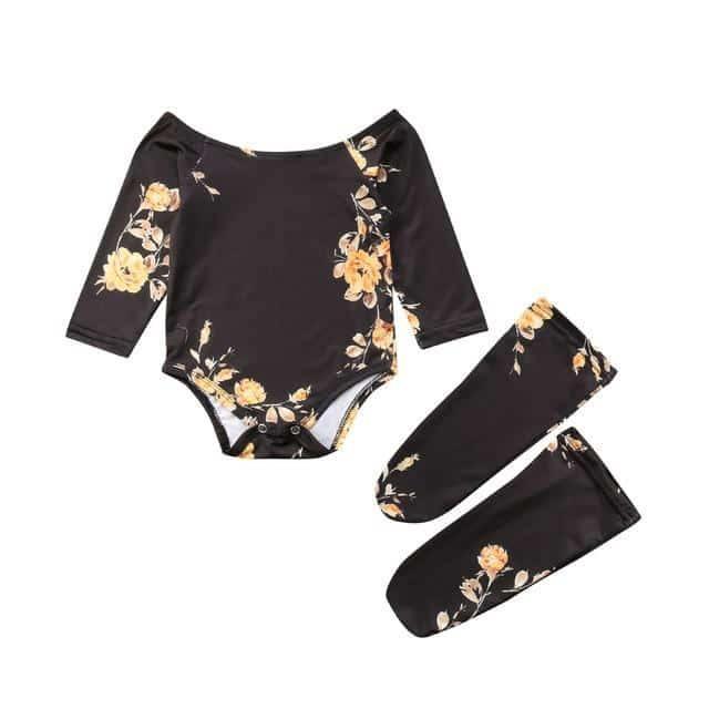Macacão Infantil Flowers você encontra na Sua Boutique por apenas  ! Com Frete Grátis para todo Brasil, podendo parcelar em até 10X Sem Juros! Alé,m disso ganhe 10% OFF no PIX! 