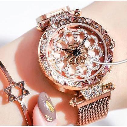Relógio Feminino Diamond Quartzo você encontra na Sua Boutique por apenas  ! Com Frete Grátis para todo Brasil, podendo parcelar em até 10X Sem Juros! Alé,m disso ganhe 10% OFF no PIX! 